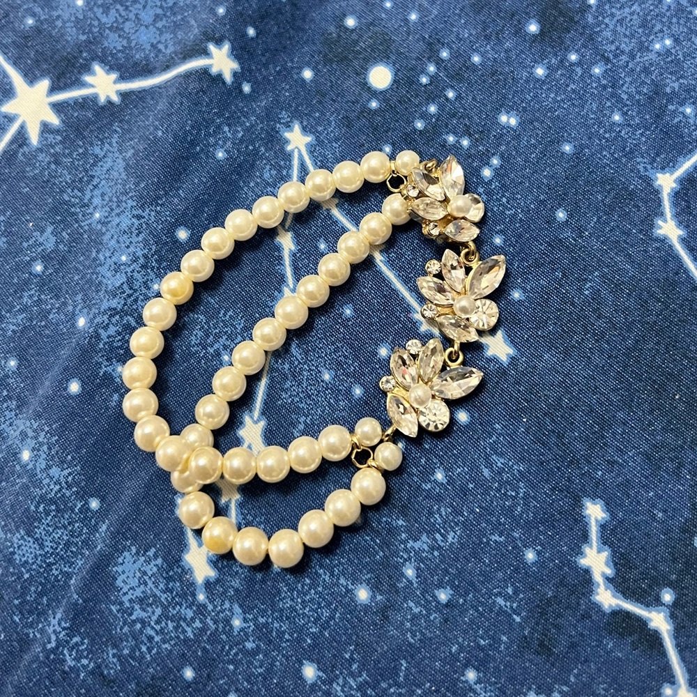 Handmade White Pearl & Flower Beaded Bracelet